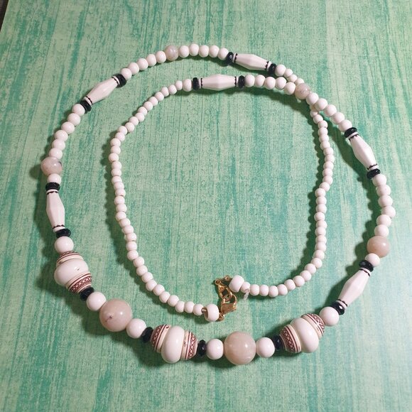 Vintage White Beaded Necklace Boho Island Beach Tribal Core 40" Length Gift - Picture 4 of 5